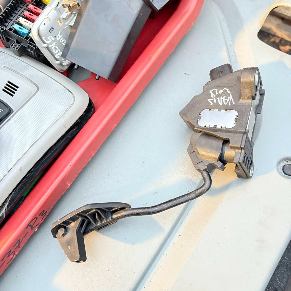 TOYOTA YARIS ACCELERATOR THROTTLE PEDAL 78110-0D140 2012-2017