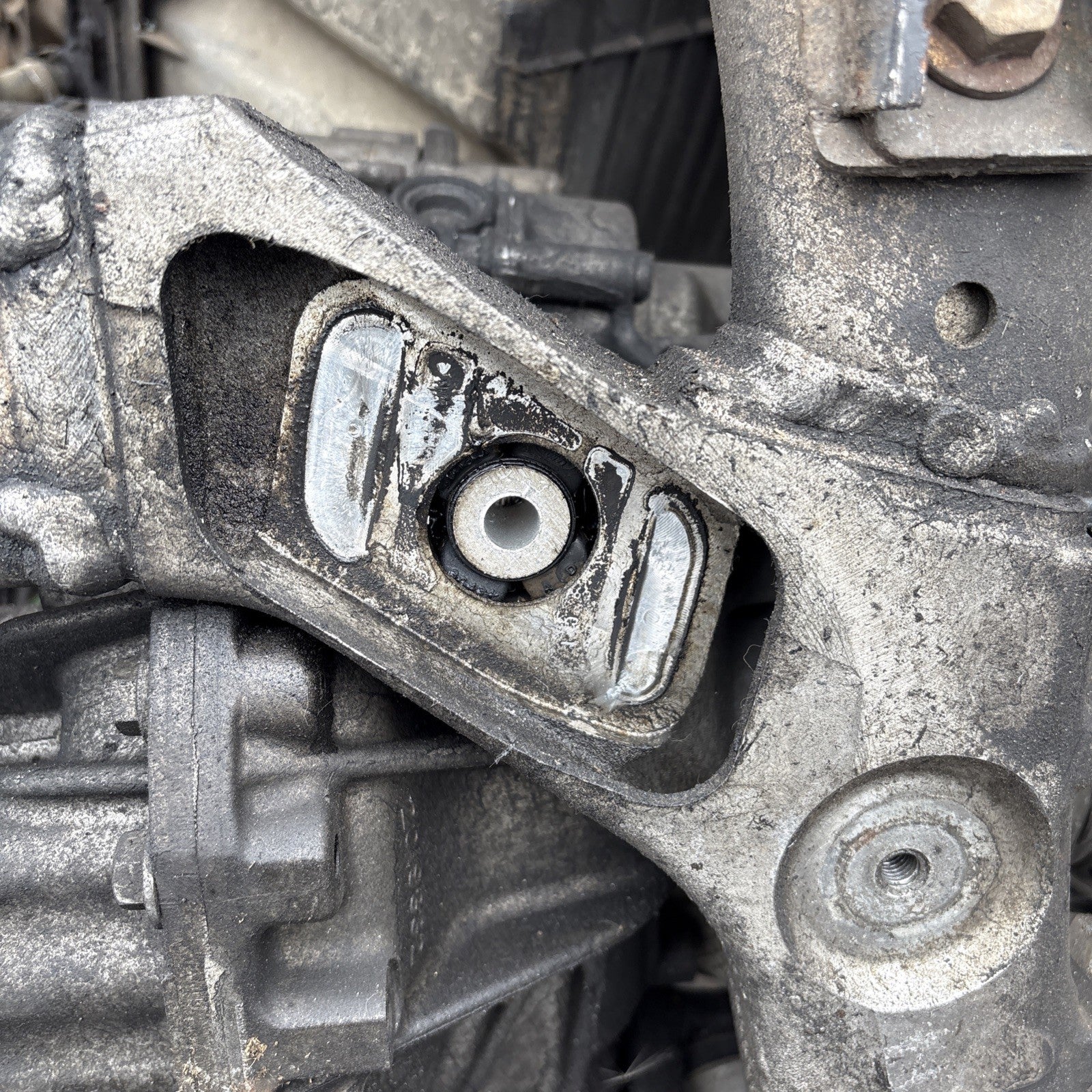 RANGE ROVER VOGUE L405 SUBFRAME FRONT AXLE SUPPORT CPLA5C145AM 2014