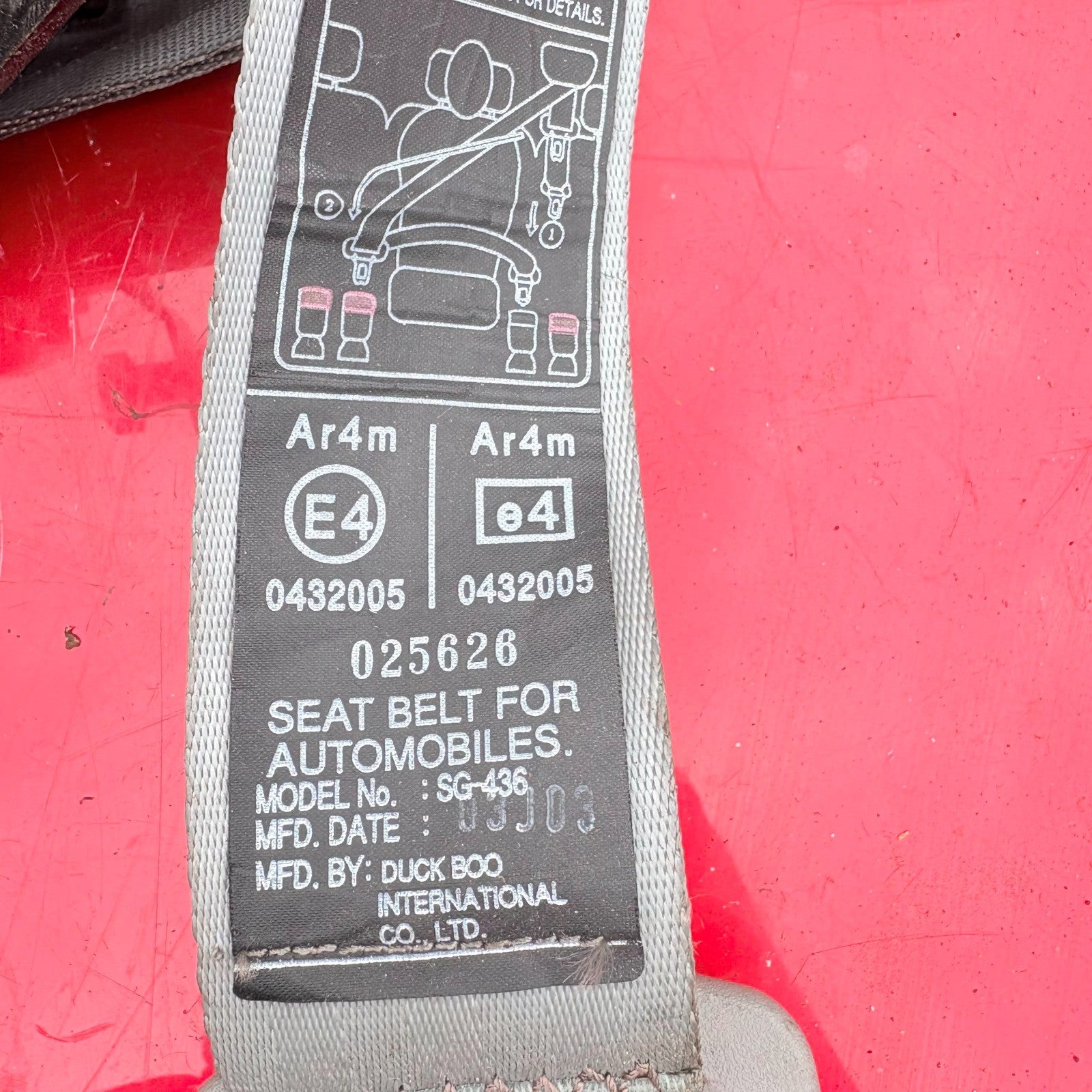 Kia Sorento Kia Sorento Top Middle Seat Belt 0432005 Mk1 2003