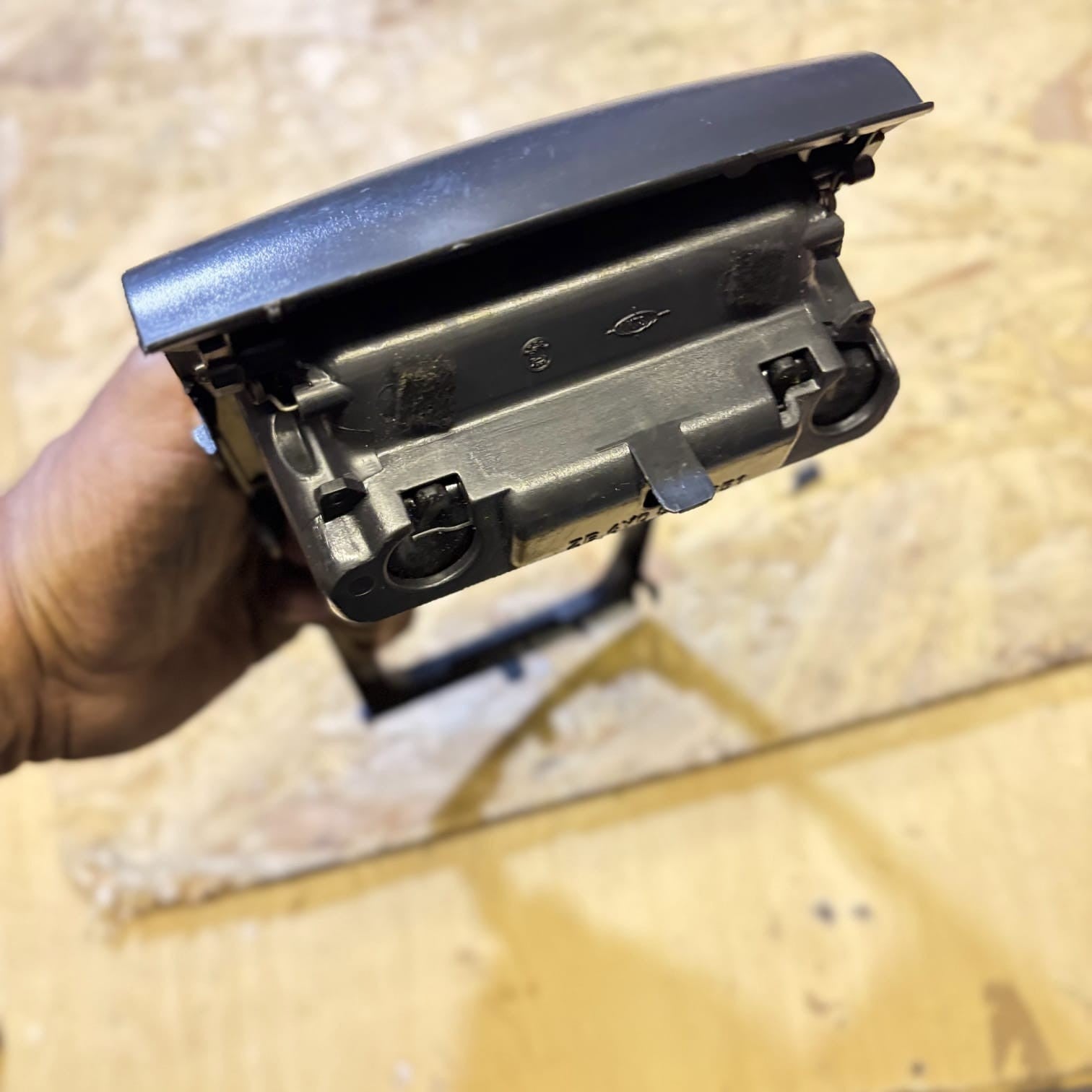 SKODA FABIA MK1 6Y 2000-2007 GEARSTICK SURROUND ASHTRAY ZB-6Y0-857-951
