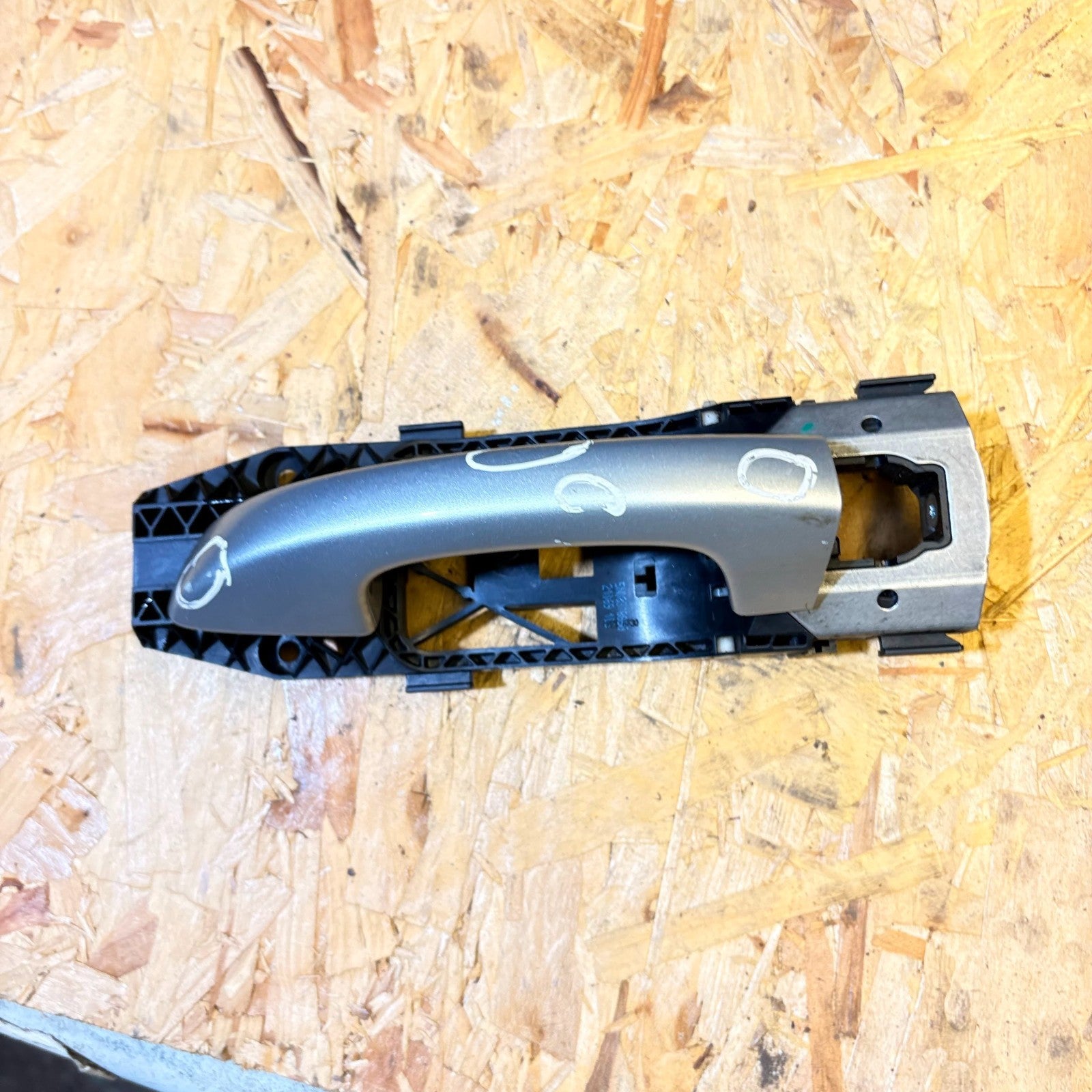 SKODA SUPERB 2007 EXTERIOR DOOR HANDLE FRONT RIGHT DRIVER SIDE