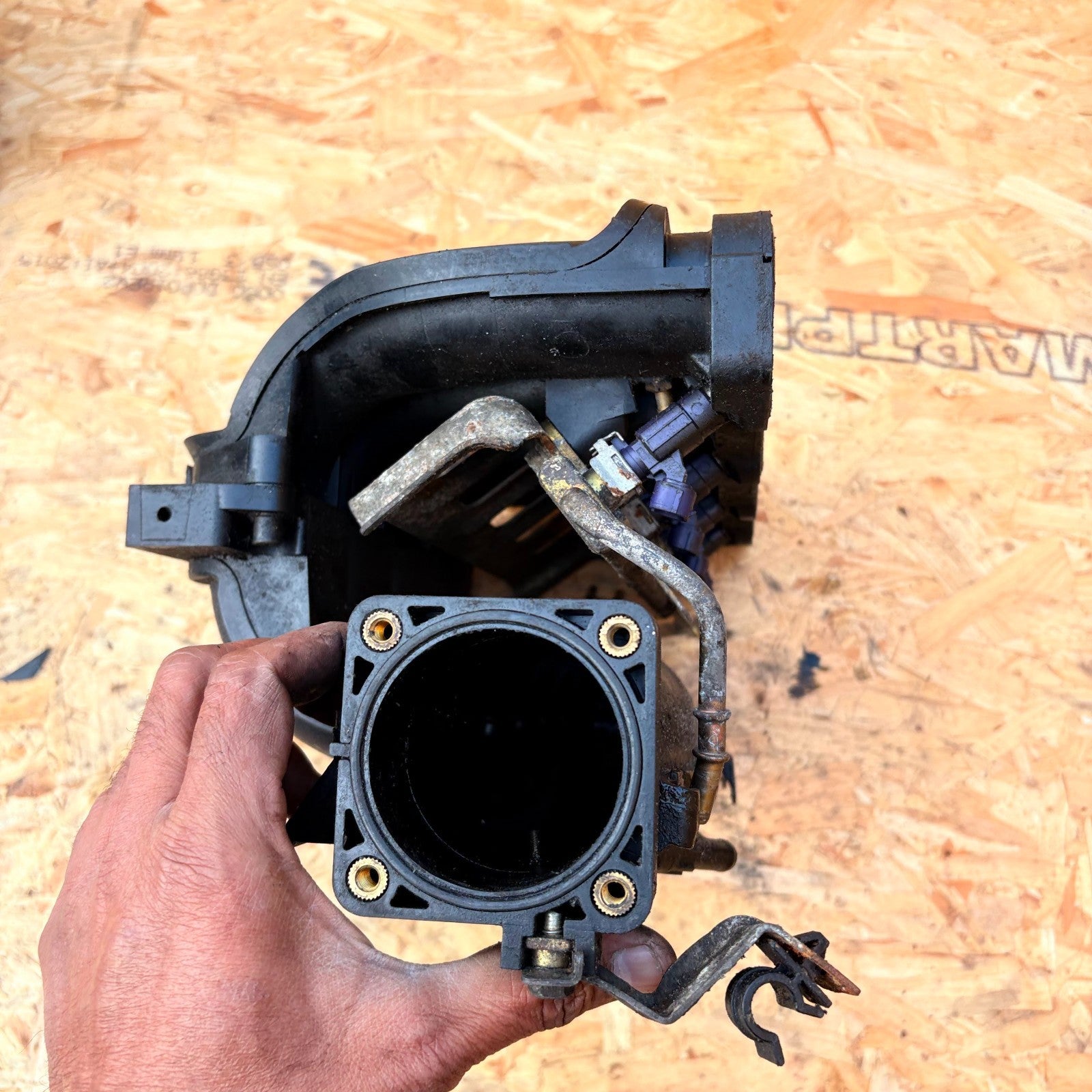 NISSAN X-TRAIL 2001-2007 INLET MANIFOLD