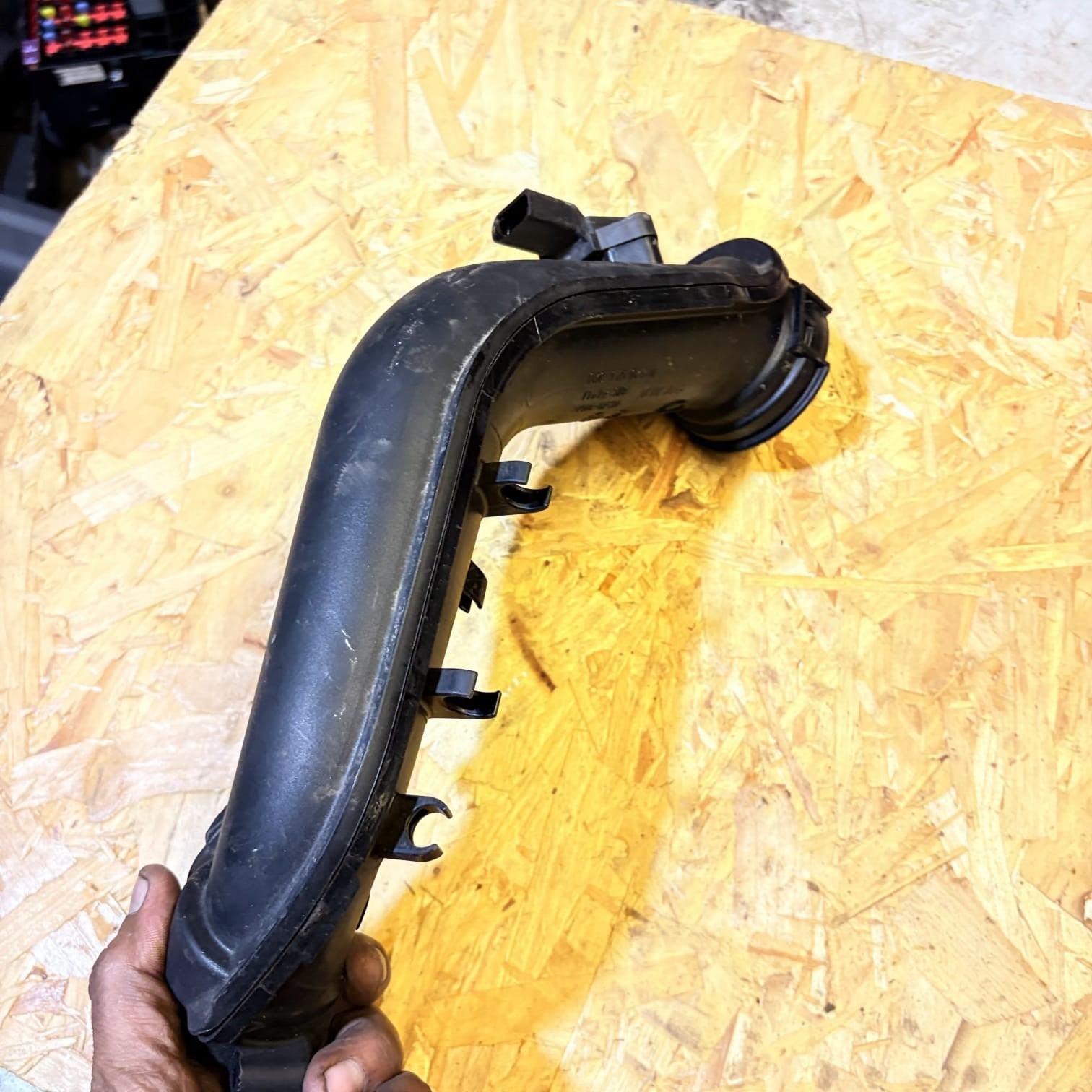VOLKSWAGEN EOS INTERCOOLER PIPE 03C145673H 1.4 PETROL MK1 2010