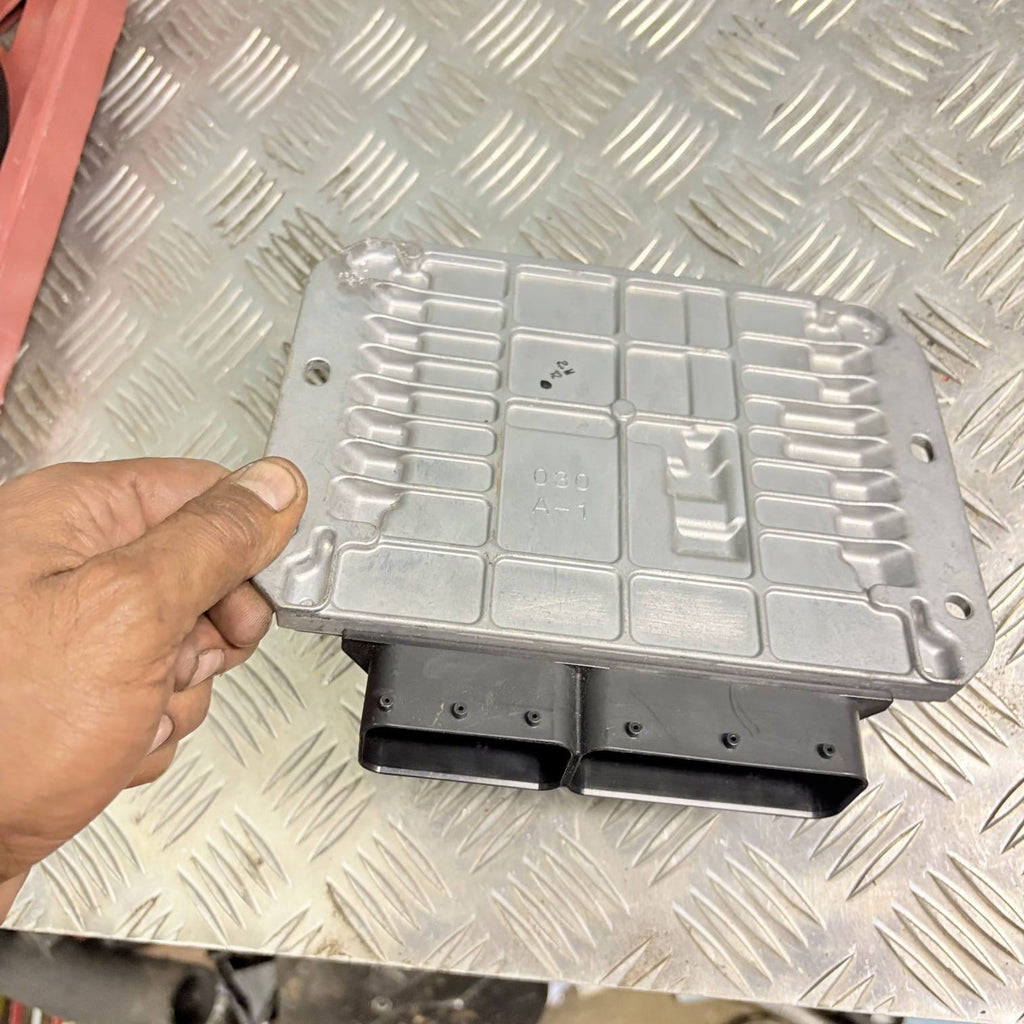 Mazda 6 Engine Control Unit ECU 2.2D Diesel 2010 GH2 Facelift R2BG18881A