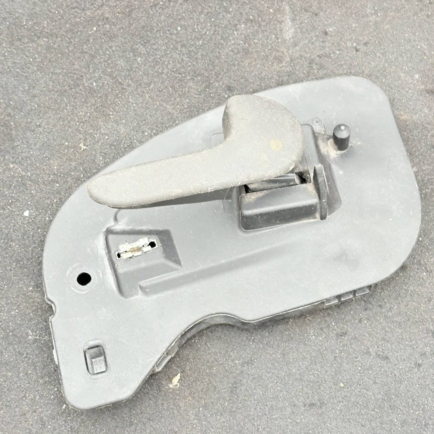 VAUXHALL COMBO 2001-2011 FRONT RIGHT DRIVER SIDE INTERIOR DOOR HANDLE 13104264