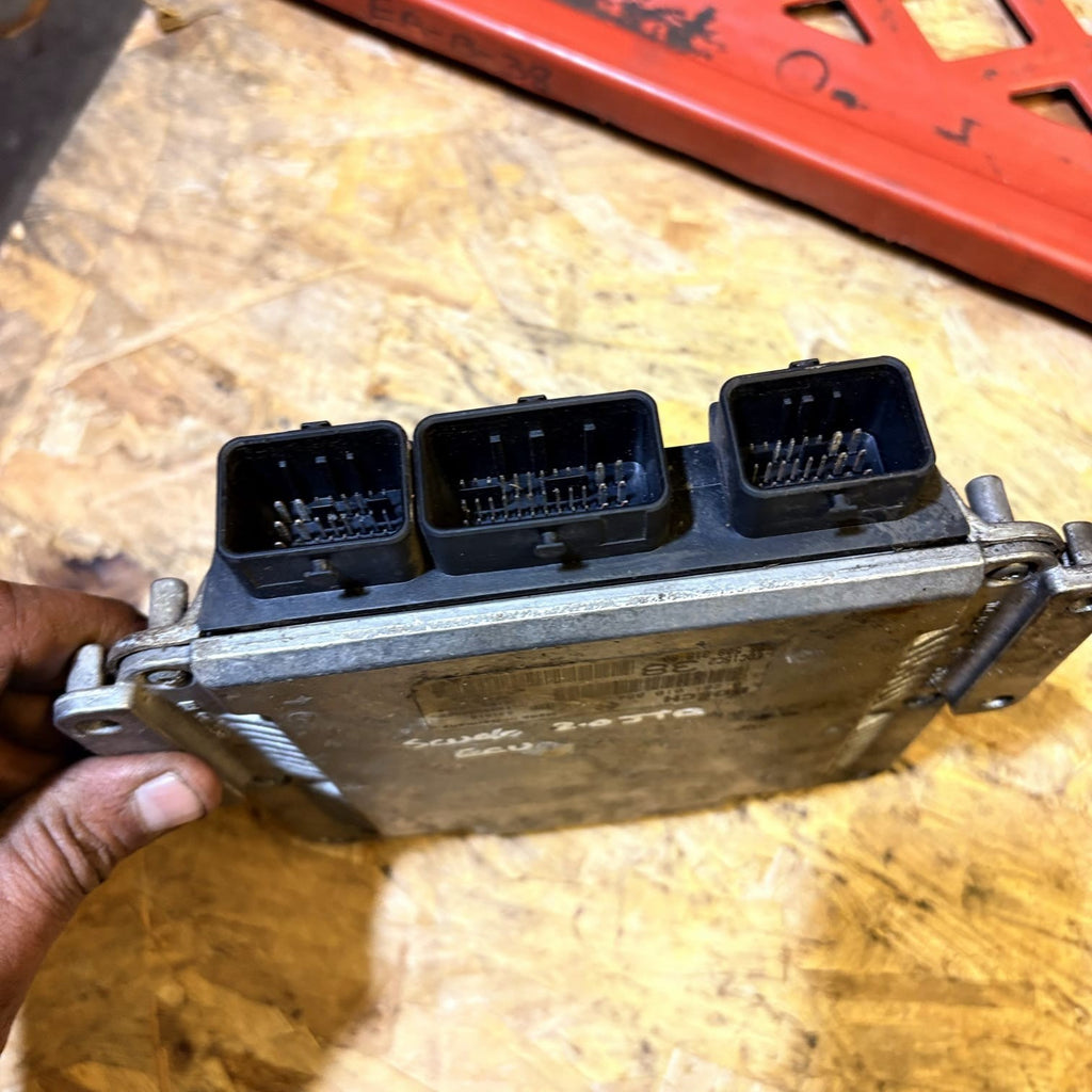 PEUGEOT CITROEN FIAT SCUDO DISPATCH 0281010884 9650931880 ECU ENGINE CONTROL