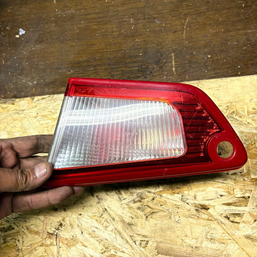 MITSUBISHI COLT 2009 CONVERTABLE REAR RIGH DRIVER SIDE CLUSTER LIGHT