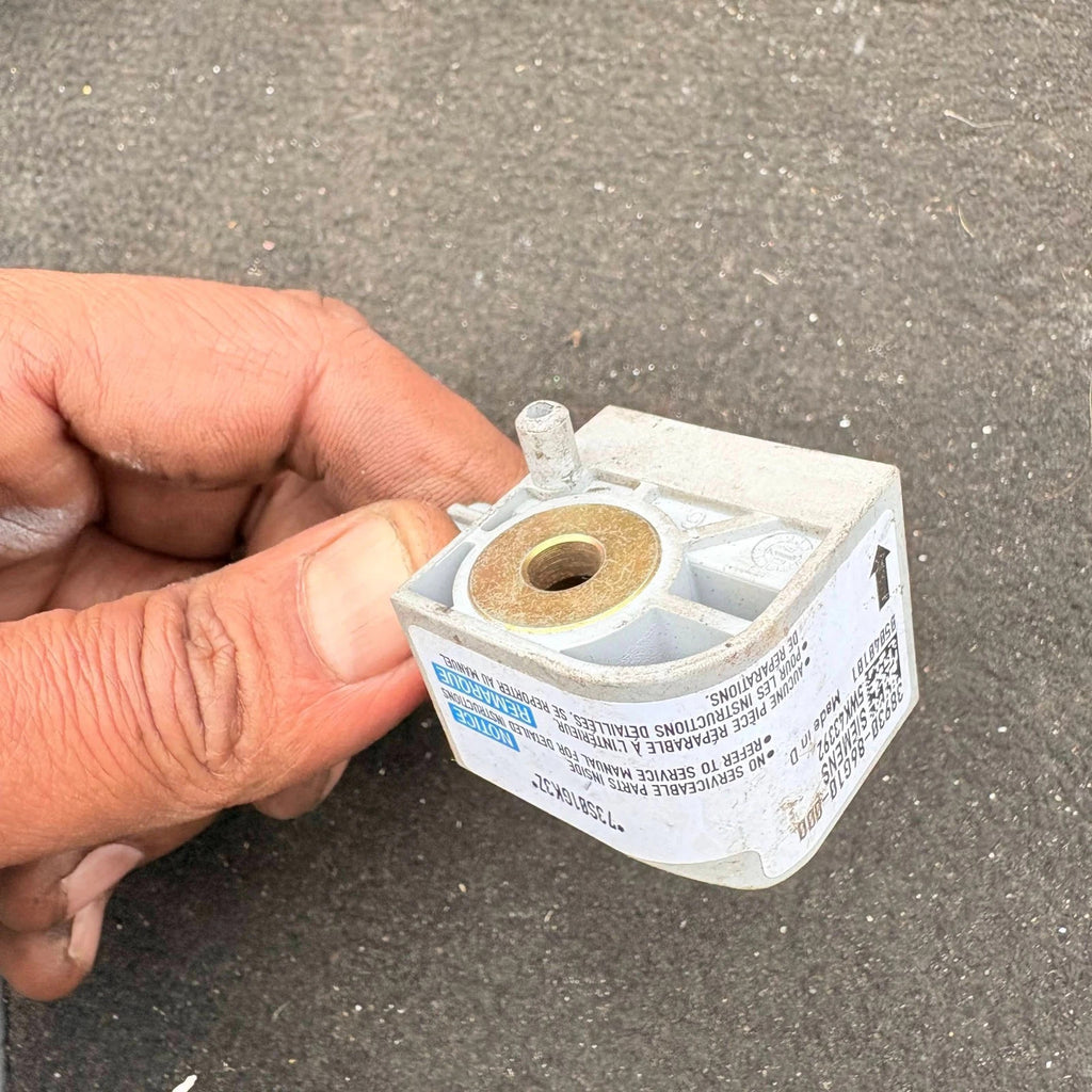 Suzuki Ignis 2004/ Crash Impact Sensor /3893086G10000