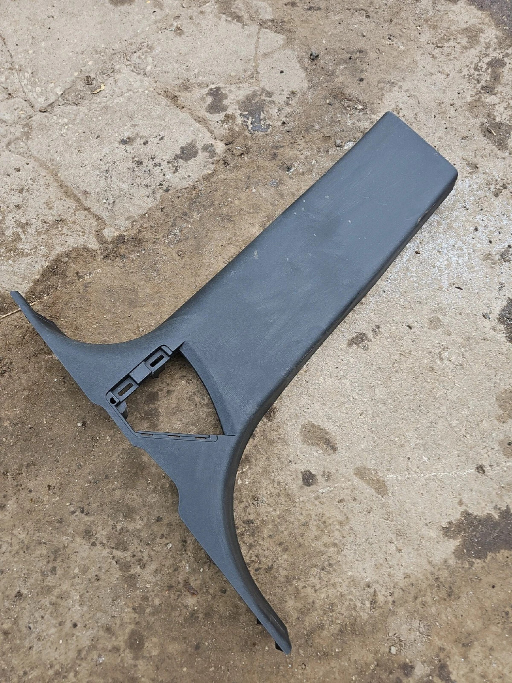 Range Rover Evoque 15-19 N/S near passenger left Interior B Pillar Trim Lower