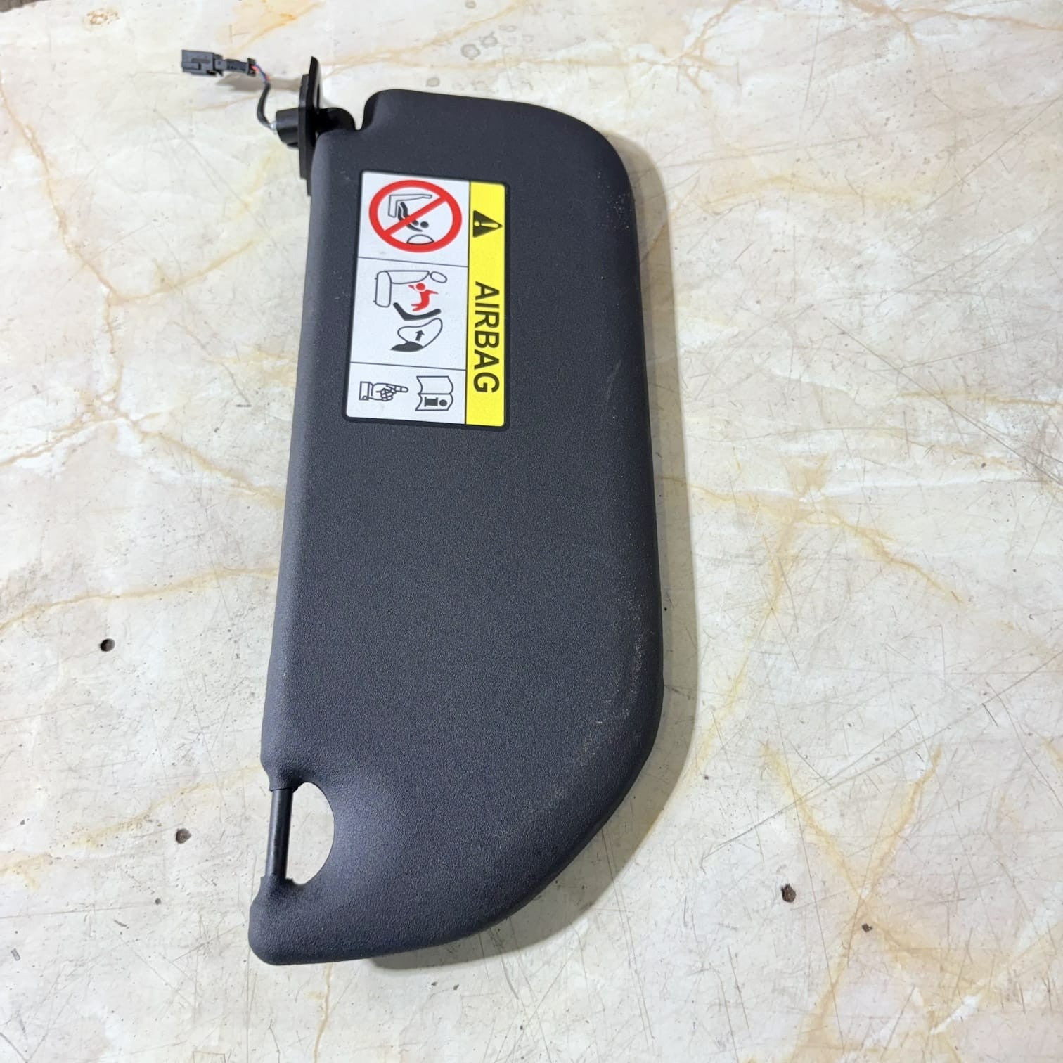 2017 DS 3/Citroen DS3 NSF Front Left Door Window Glass 9201P8 10/2010-12/2017
