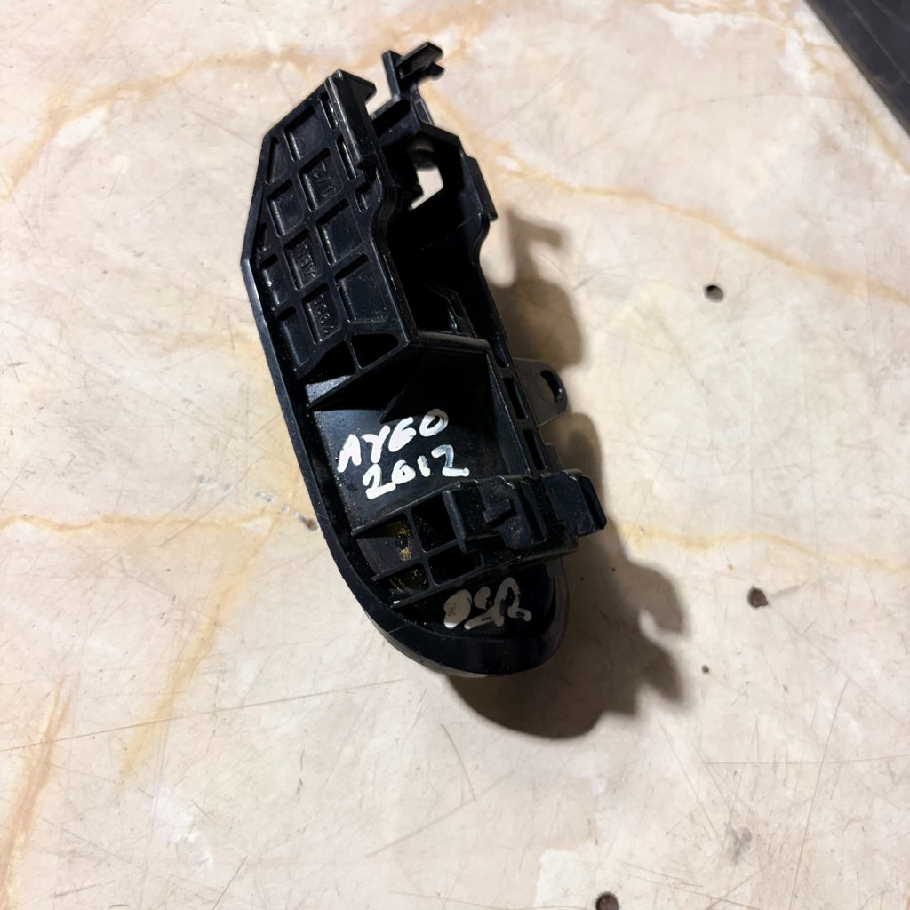 Toyota Aygo MK1 5DR 2012-2014 OSR Right Rear Interior Door Handle 69205-0D060