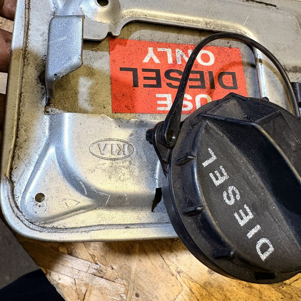 Nissan Juke Mk2 F16 2019-2024 Fuel Filler Flap Door + Diesel Cap 781206PA0A