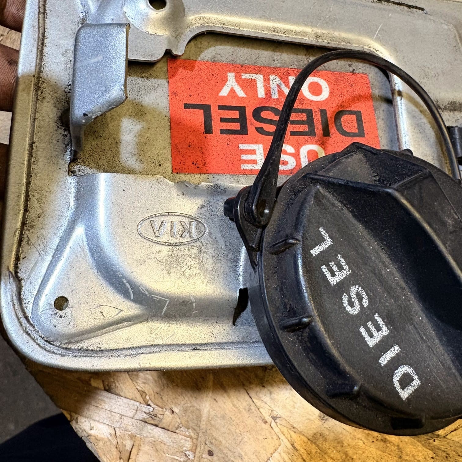 Nissan Juke Mk2 F16 2019-2024 Fuel Filler Flap Door + Diesel Cap 781206PA0A