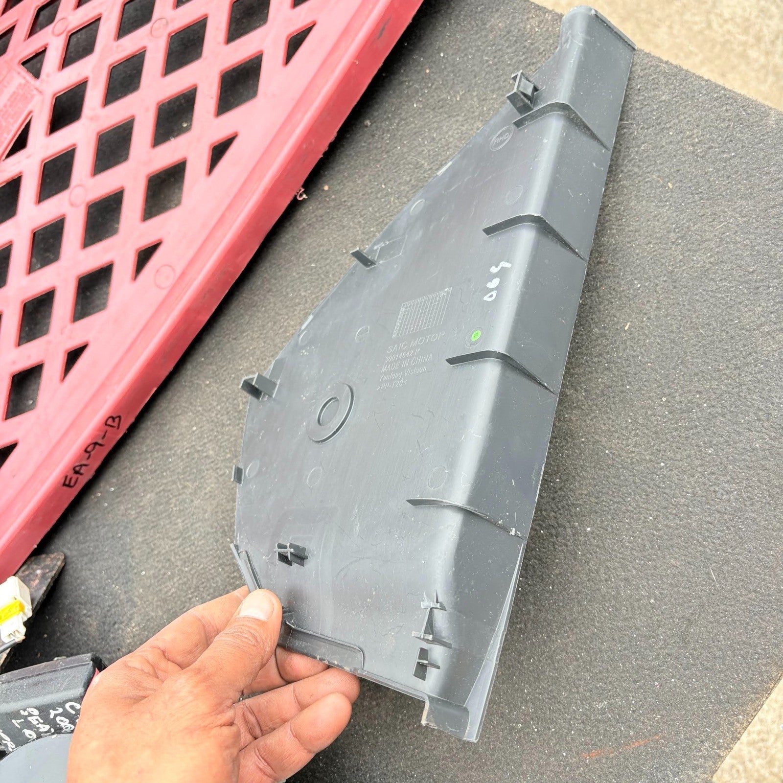 MG6 2014 FRONT DRIVER RIGHT SIDE DASHBOARD END PANEL COVER TRIM 30014642