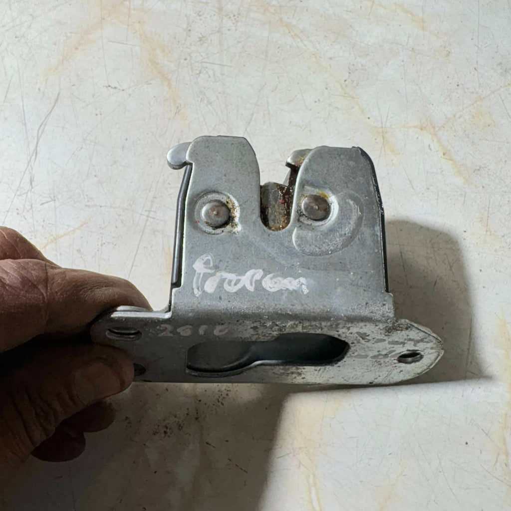 PROTON GEN-2 2010 5DR REAR TAILGATE BOOT LOCK CATCH