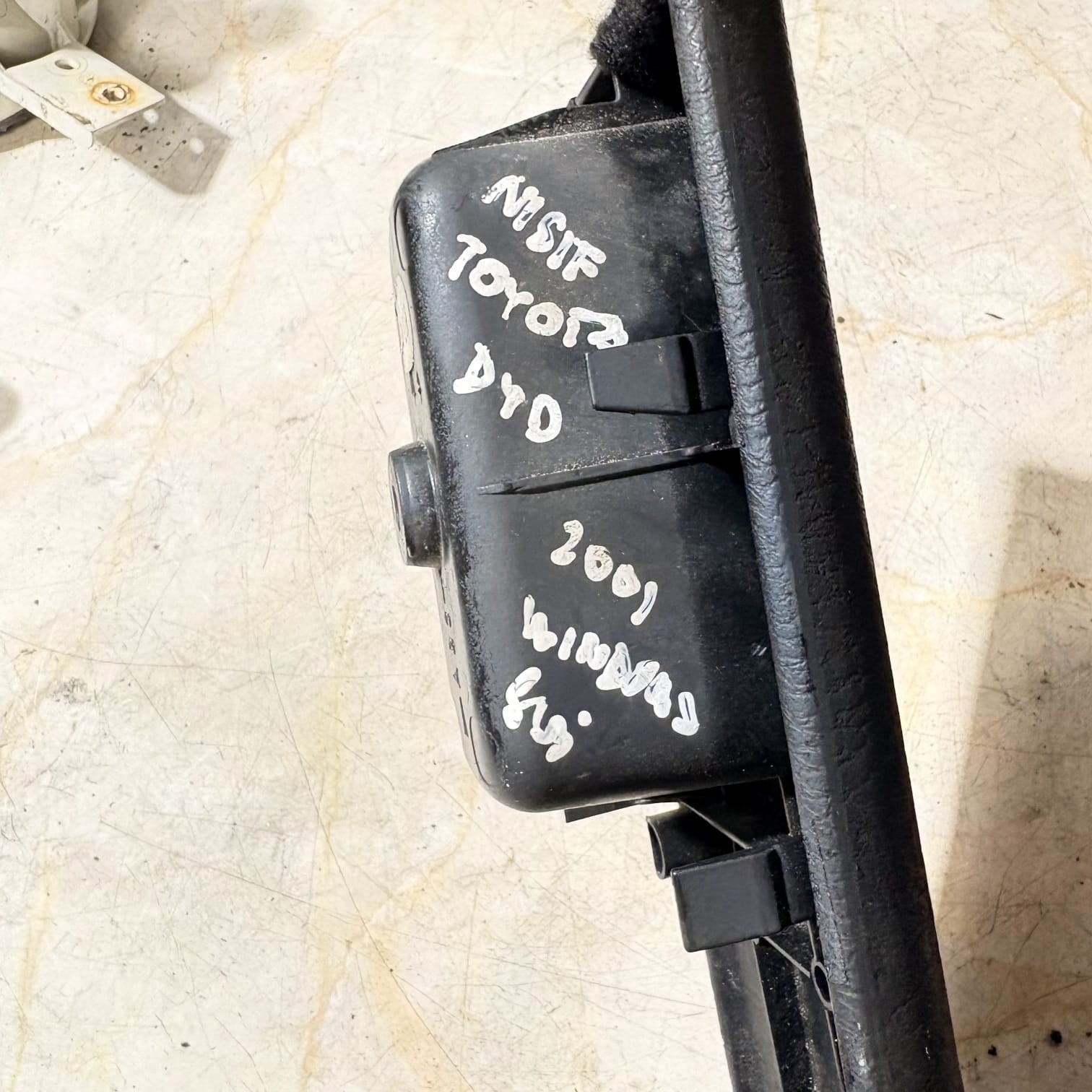 2001 TOYOTA AVENSIS NSF PASSENGER SIDE FRONT WINDOW CONTROL SWITCH BUTTON
