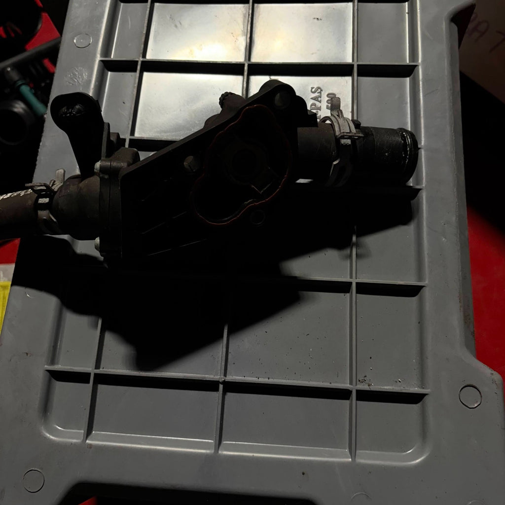 Dacia Logan 2017 Engine Water Coolant Pipe Hose and Thermostat 924005588R
