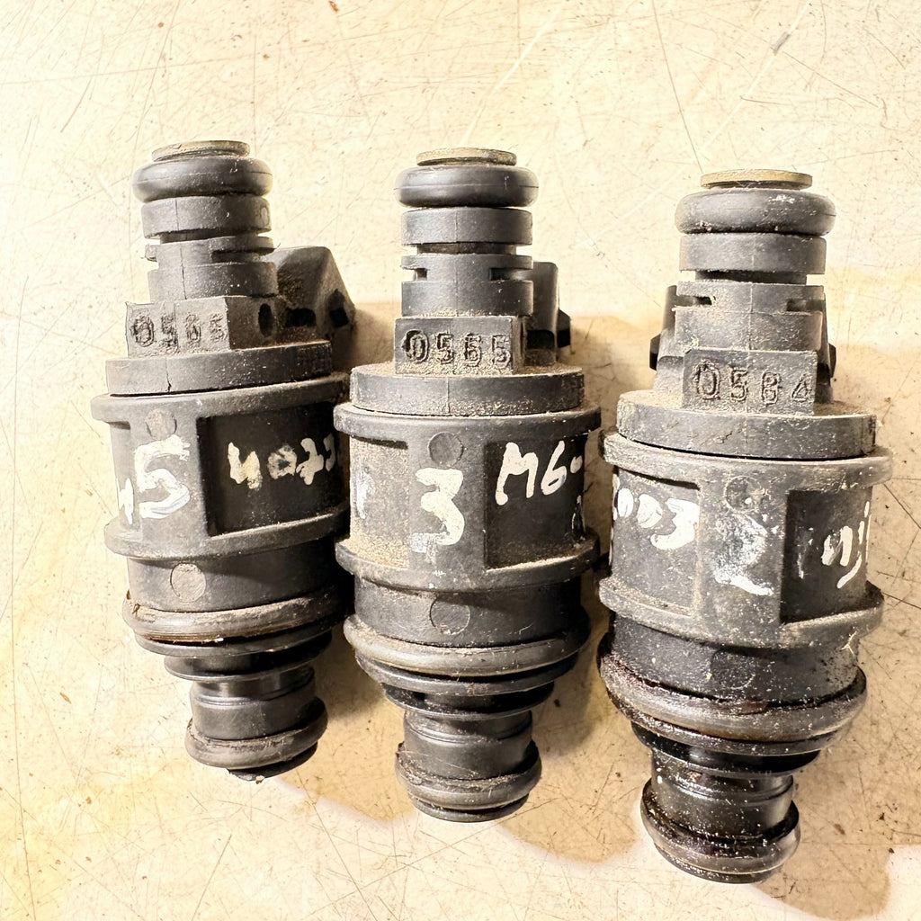 MG 2002-2005 FUEL INJECTORS MJY100620 SET OF 3