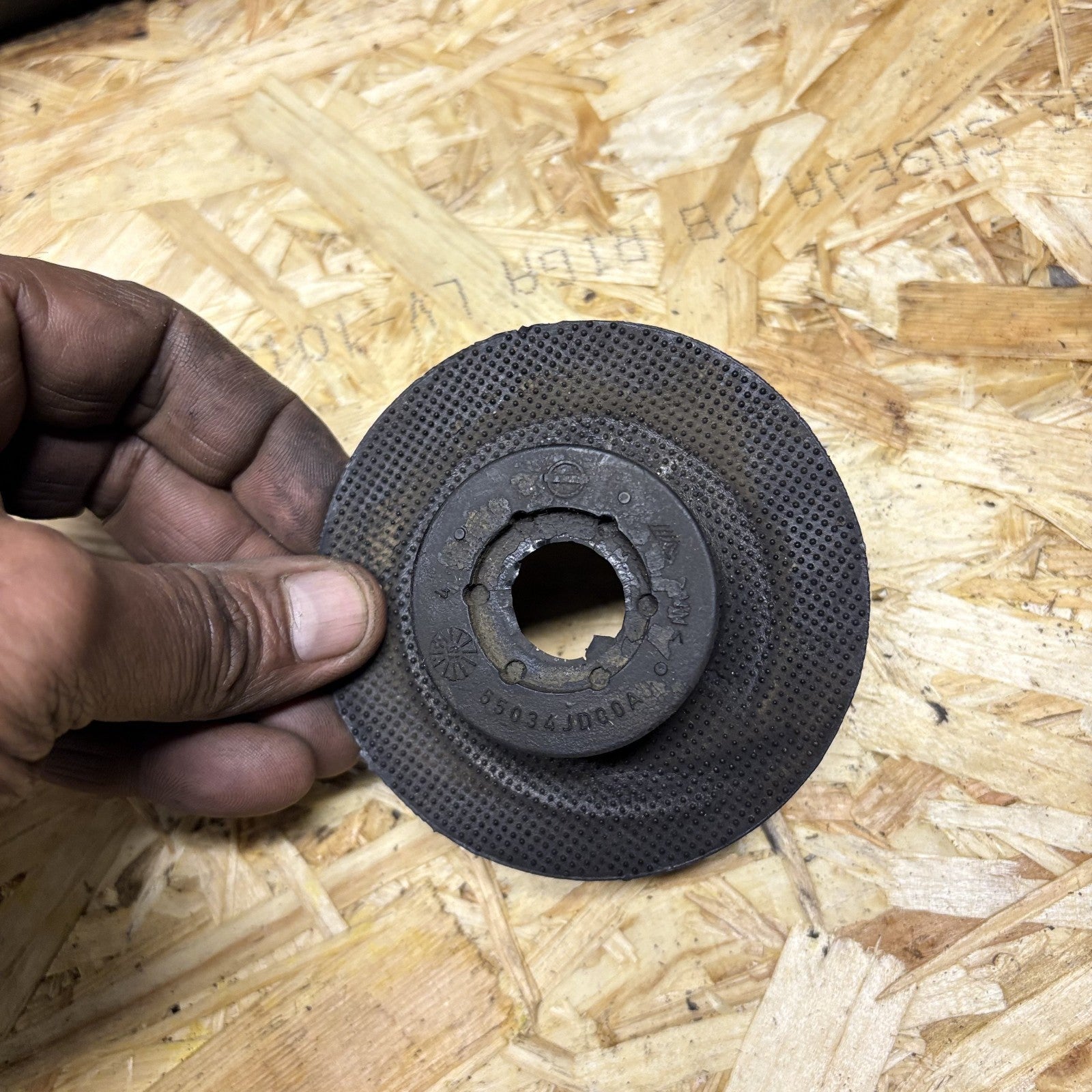 NISSAN QASHQAI COIL SPRING UPPER CAP PLATE 55034JD00A