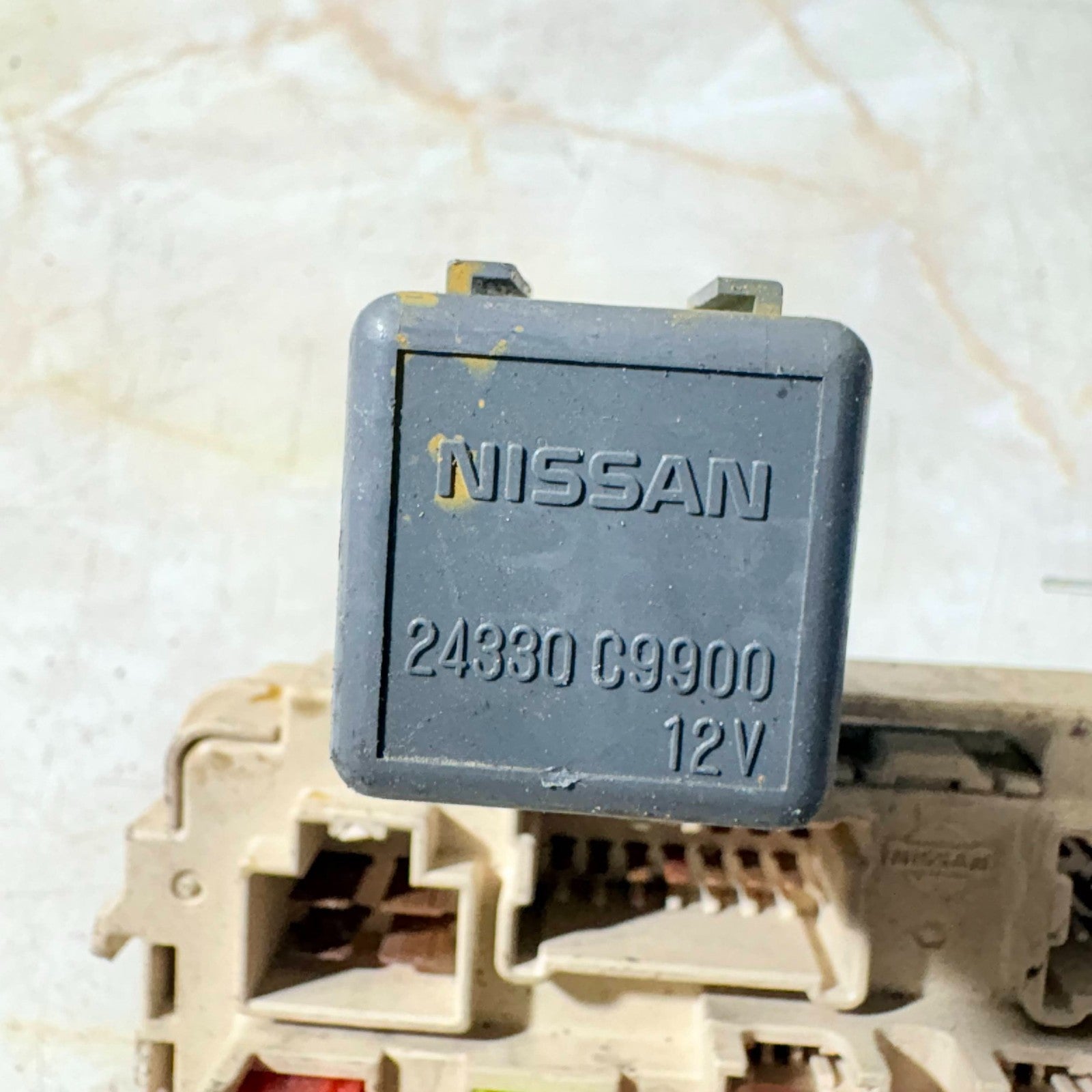 NISSAN X-TRAIL 2001-07 UNDER BONNET FUSE BOX BOARD