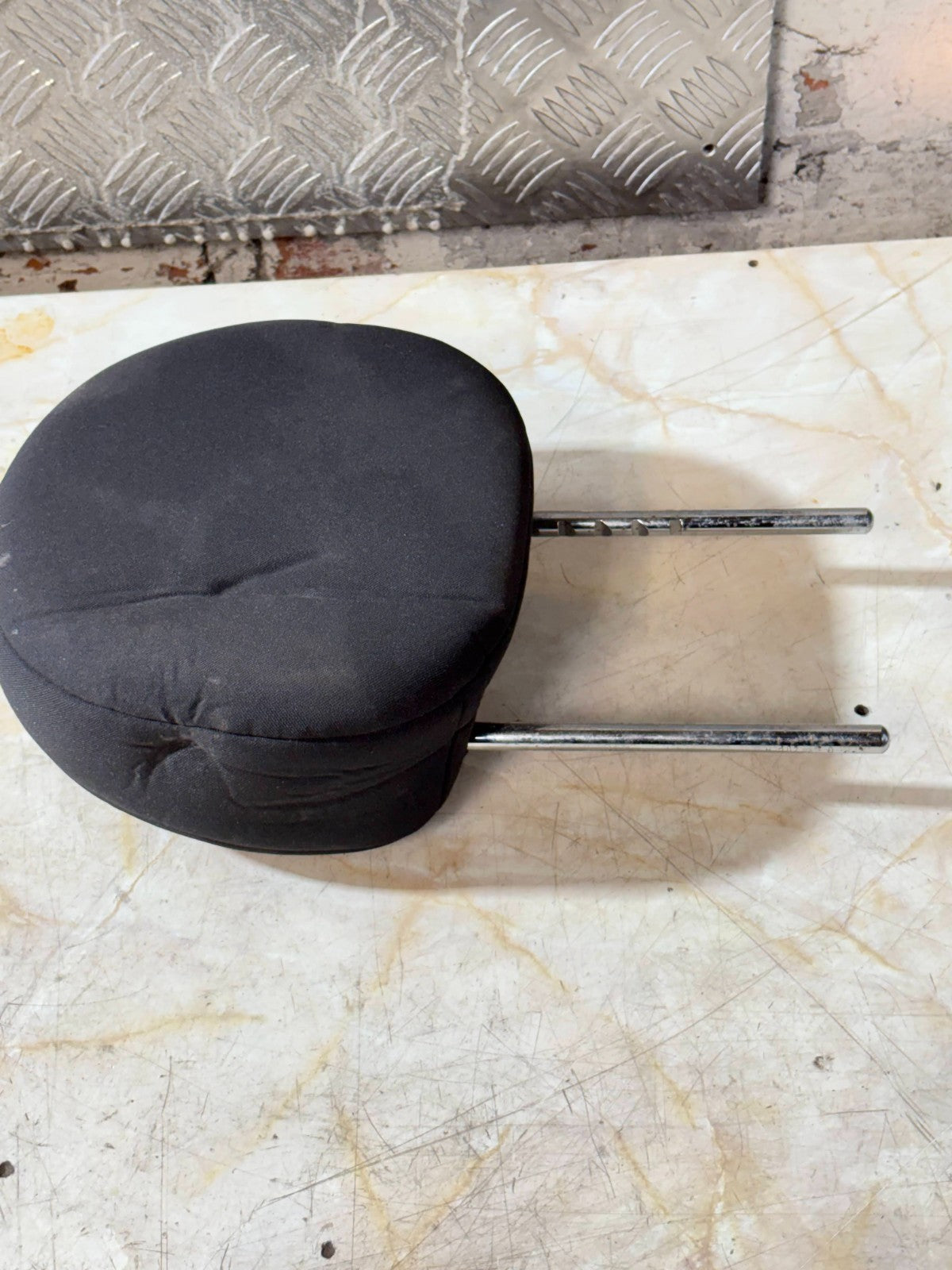 MINI COOPER R56 Front Seat Head Rest A051148