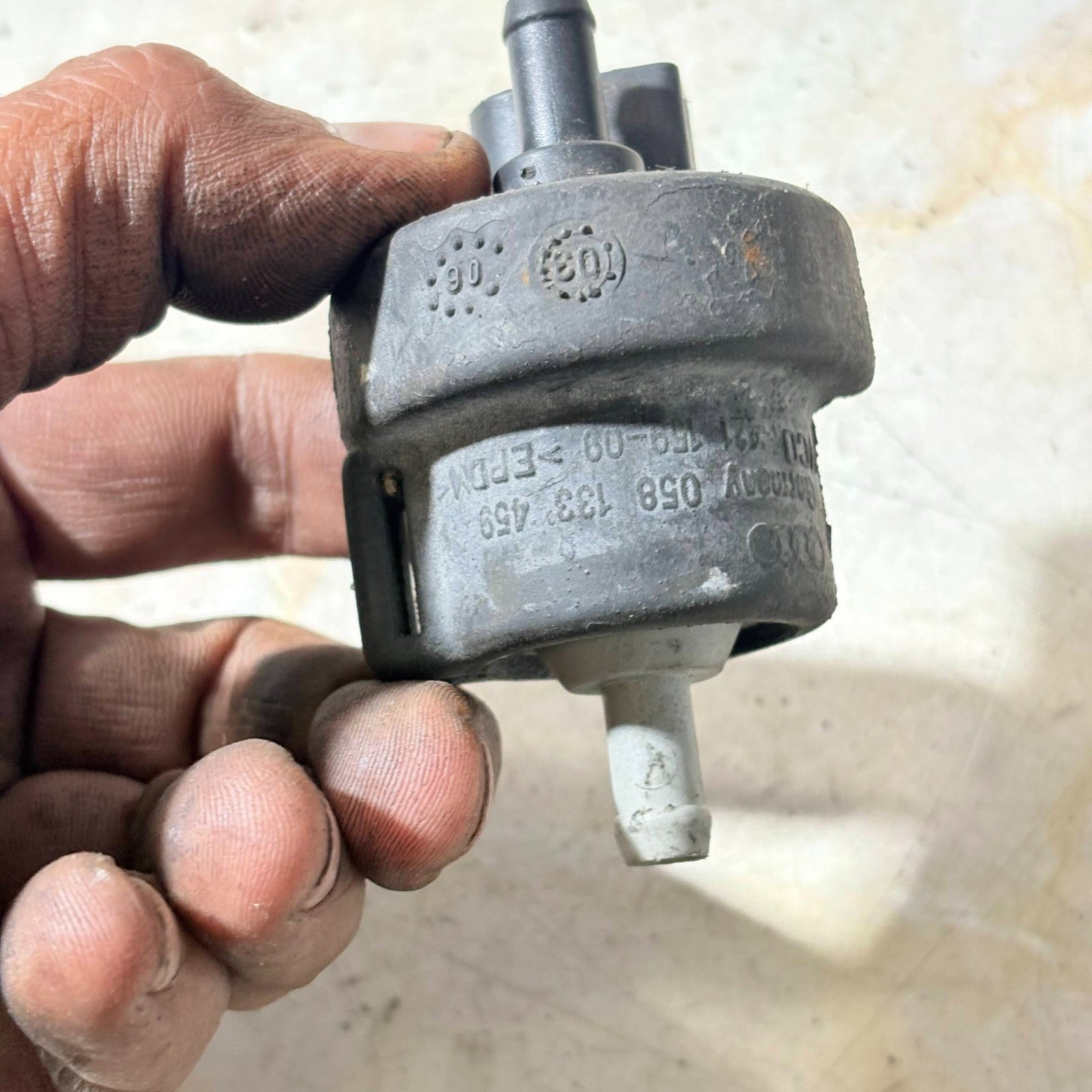 VW Golf Mk5 2003?2008 Vacuum Valve 058133450