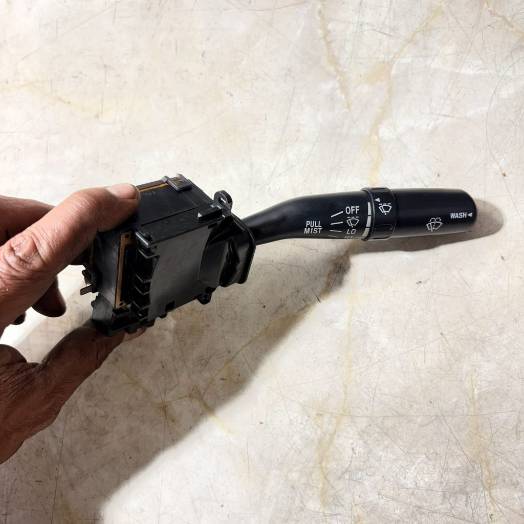 LEXUS Is 200 WIPER CONTROL STALK 17A164LH1 (2005)