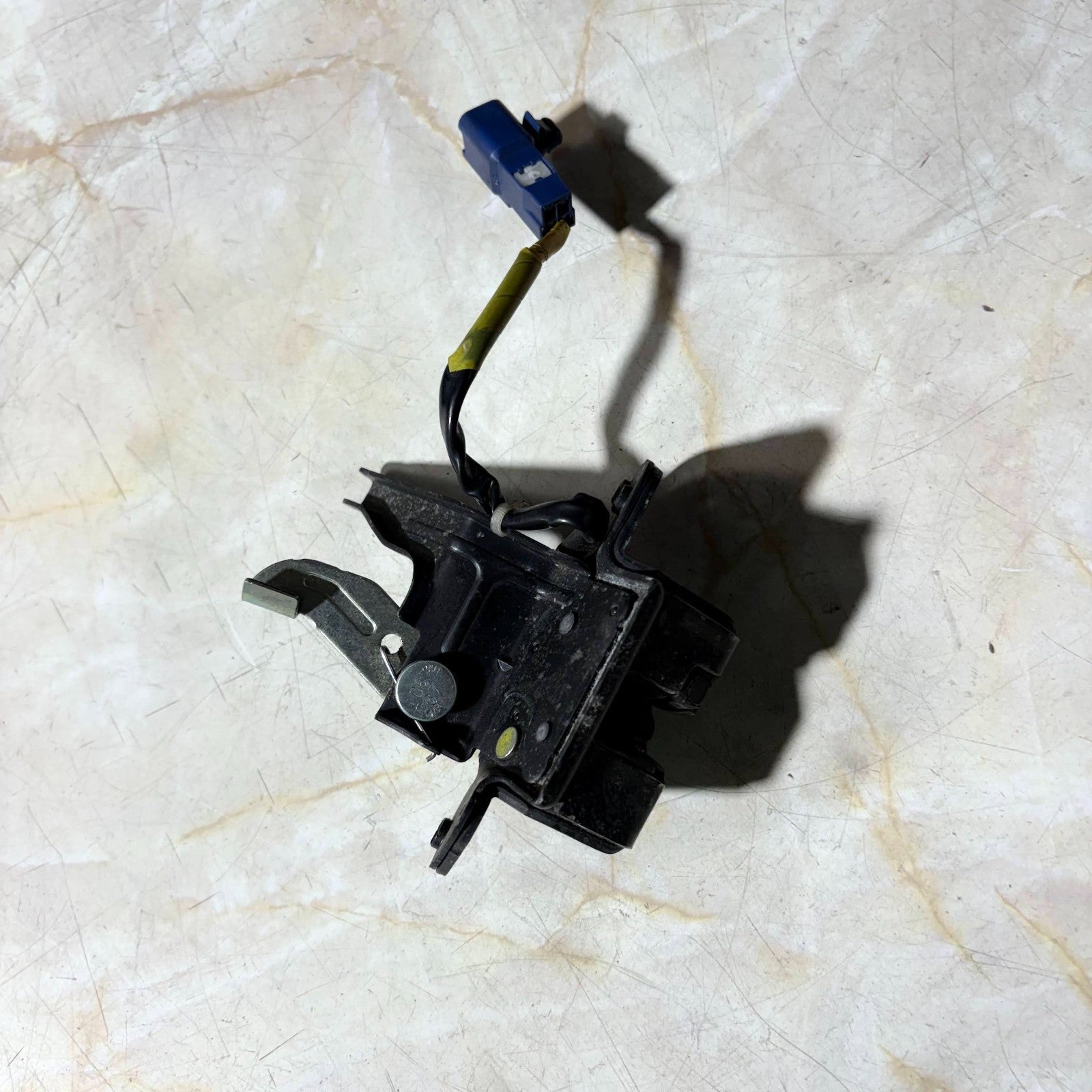 TOYOTA YARIS MK1 1999-2005 REAR TAILGATE BOOT LOCK LATCH MECHANISM CATCH