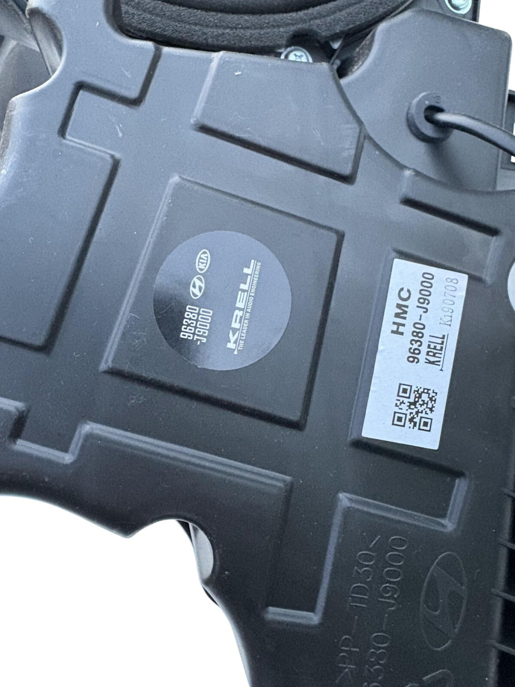 HYUNDAI KONA SUBWOOFER SPEAKER 96380J9000 MK1 OS 2020-2023