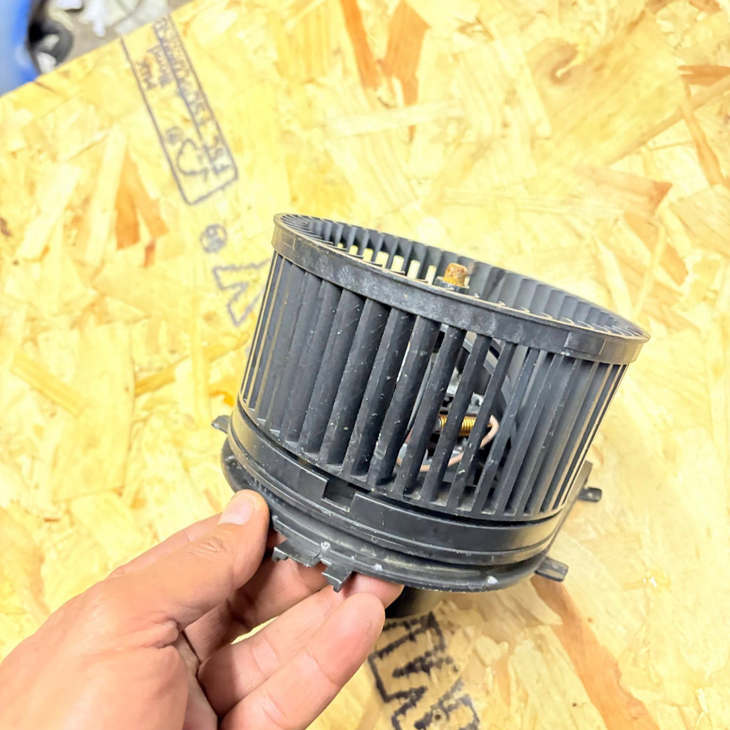 VOLKSWAGEN BEETLE HEATER BLOWER MOTOR FAN H35657880E