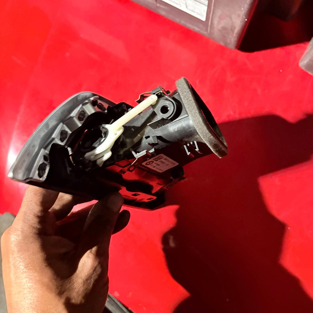 BMW 2018 Outer Dash Board Vent LH Passengers 2636103