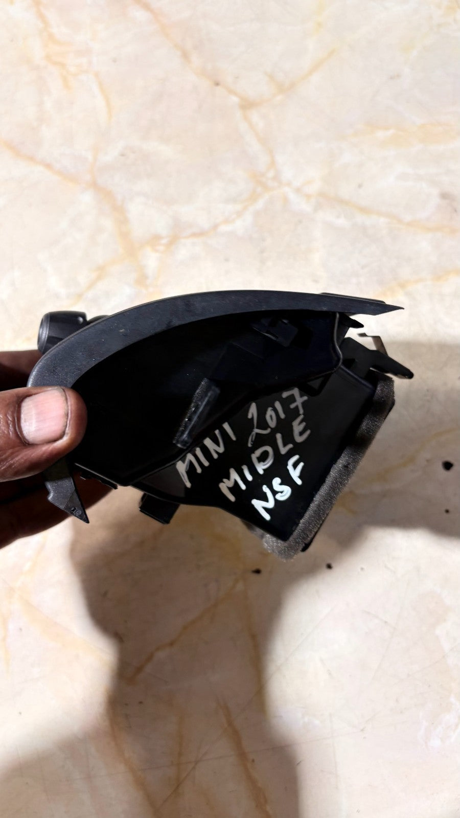 MINI 2017 MIDDLE LEFT SIDE FRONT DASHBOARD AIR BLOWER VENT 6422 9265405