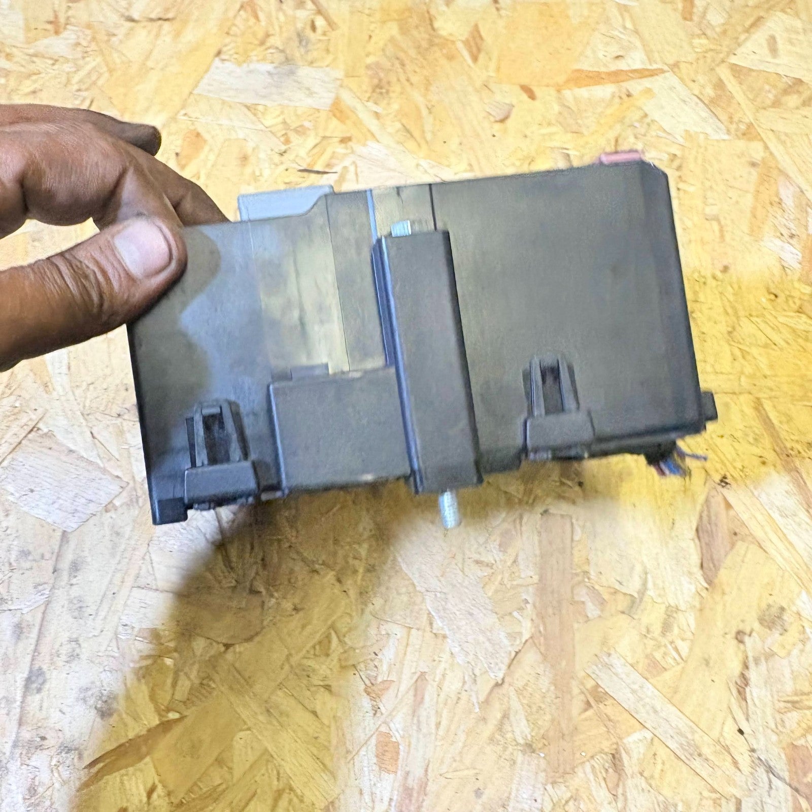 Ford Fiesta 2009 Fuse Box Control Unit 8V5T-14A005-KME