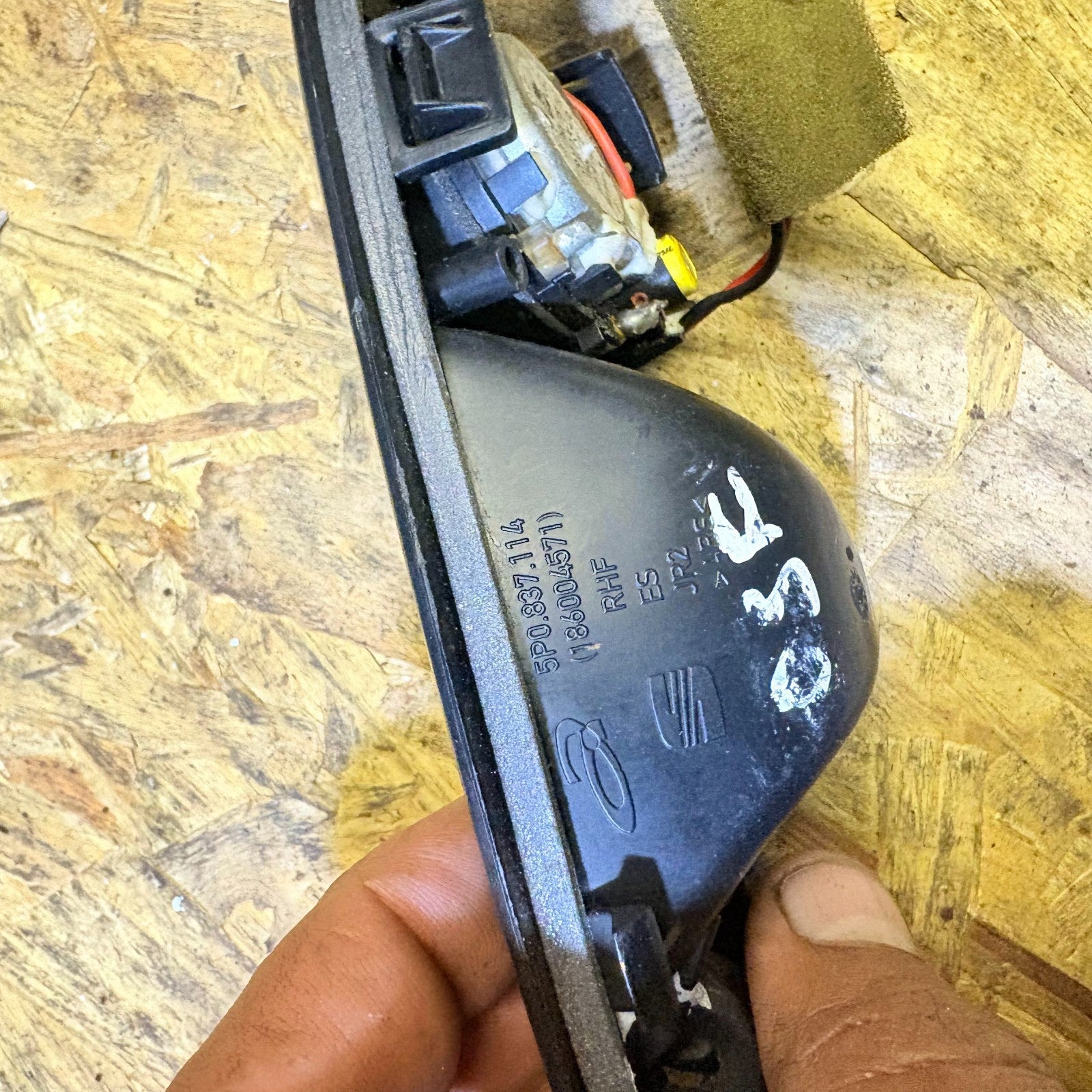 AUDI A4 SPORT PULL HANDLE INTERIOR DRIVER REAR 186004571 OSR