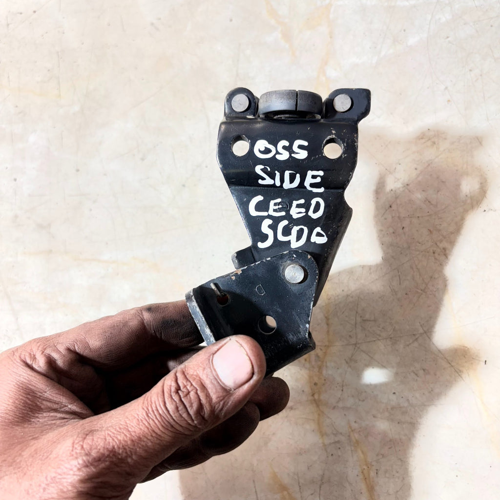 FIAT SCUDO SLIDING DOOR MIDDLE HINGE DRIVERS (O/S) MK1 FACELIFT (2000-2006)