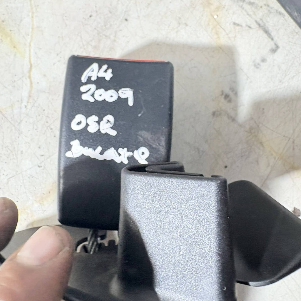Audi A4 B7 2005-2008 4/5 Door OSR Rear Right Seat Belt Buckle 8E085774001C