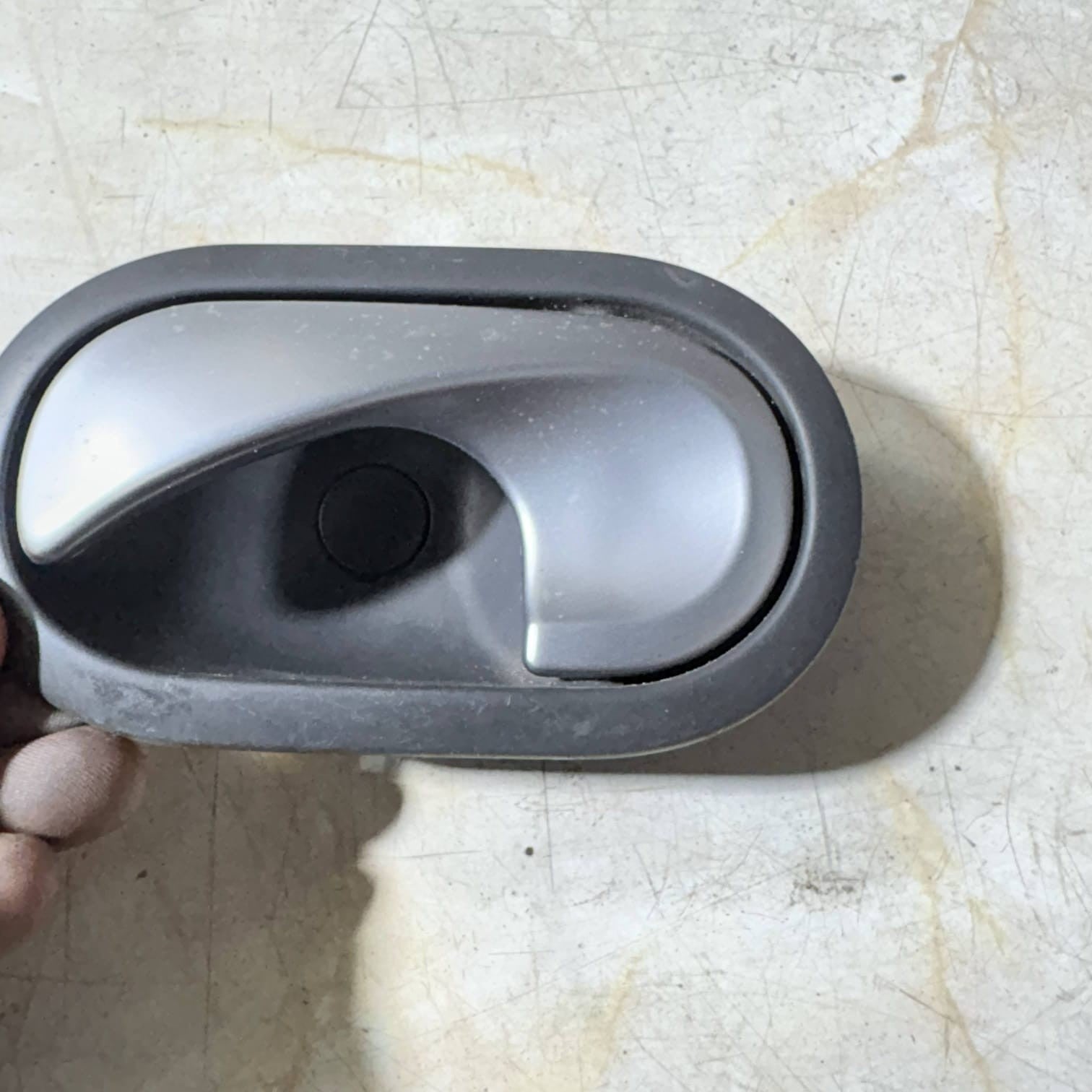 RENAULT SCENIC MK2 2003-2009 FRONT LEFT PASSENGER INNER DOOR HANDLE PULL TRIM