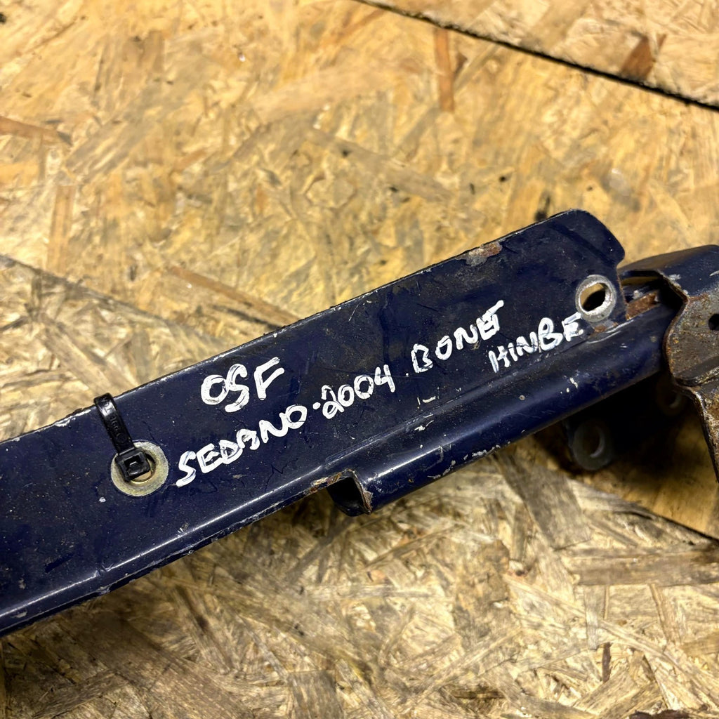 Kia Sedona 2002-2005 Front Right Bonnet Hinge OSF Replacement