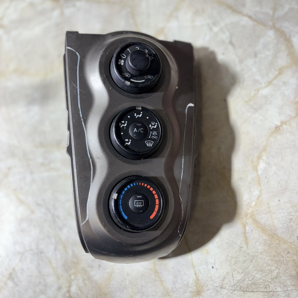 2010 TOYOTA YARIS 3DR CLIMATE CONTROLS WITH A/C 55406-0D190