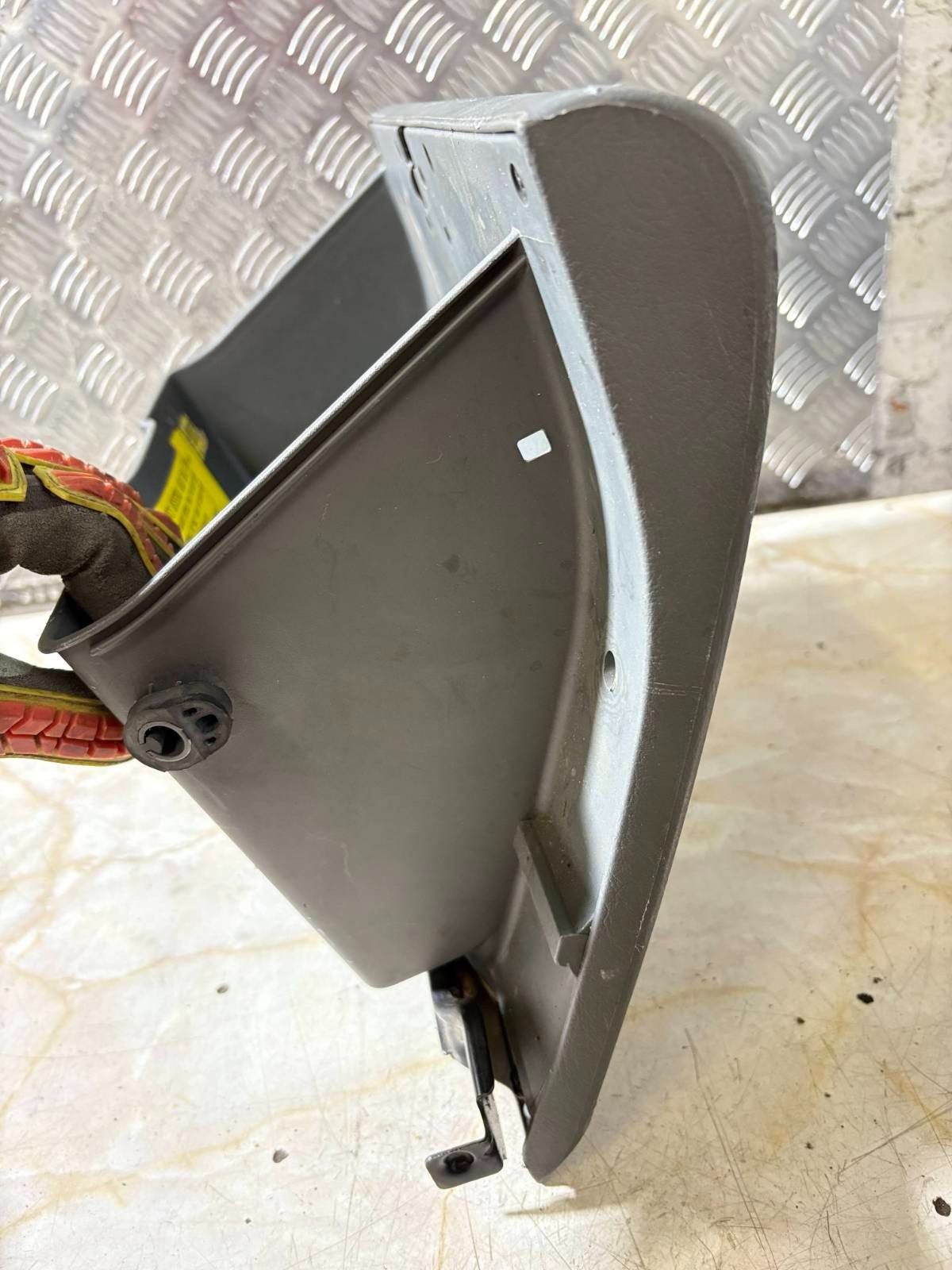 HYUNDAI 2002-2004 GLOVE BOX STORAGE COMPARTMENT 84511-1C700