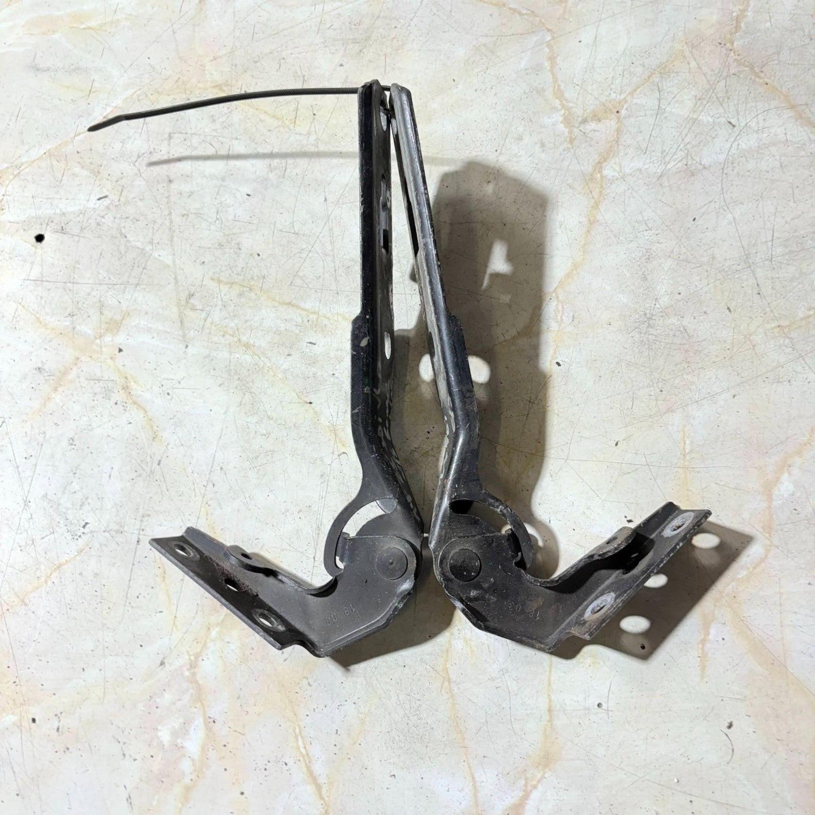 Audi A4 Pair Left Passenger Side Bonnet Hinges 8E08233025E
