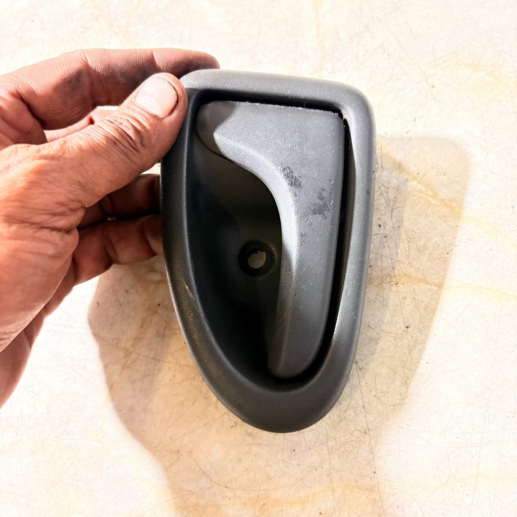 RENAULT SCENIC MK1 OSF INTERIOR DOOR HANDLE 7700415975 1999-2003