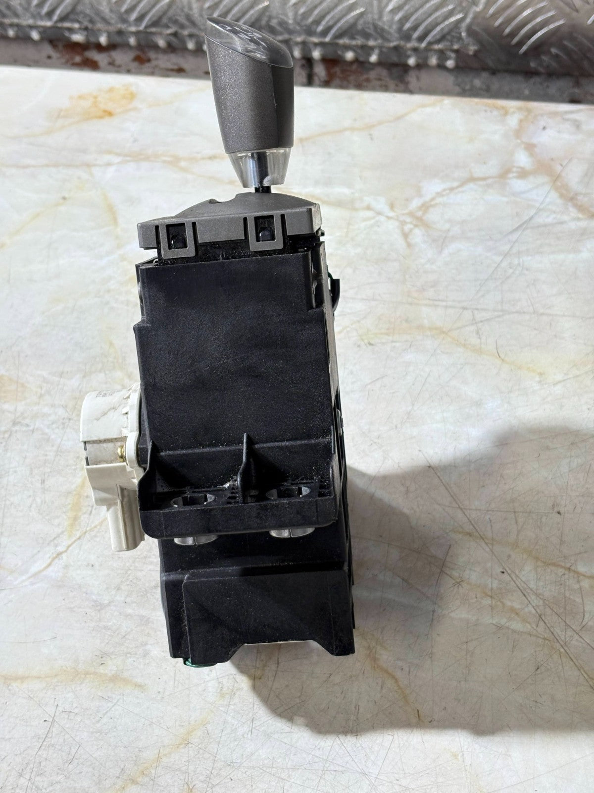 TOYOTA PRIUS 04-09 AUTO GEAR SHIFTER SELECTOR LEVER 89451-47030