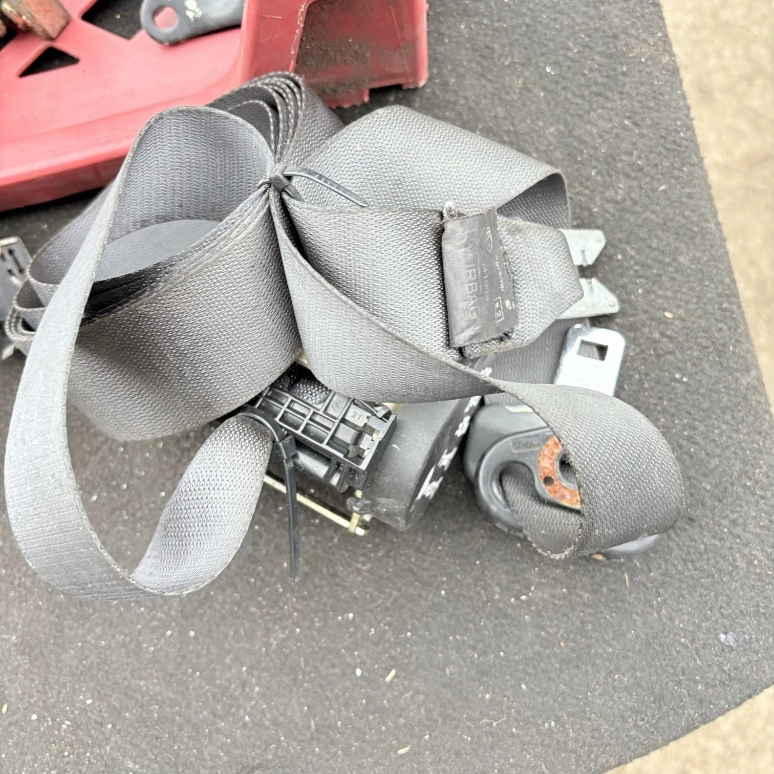 Renault Scenic Megane Seatbelt Seat Belt Passenger Front Side 2004 041083
