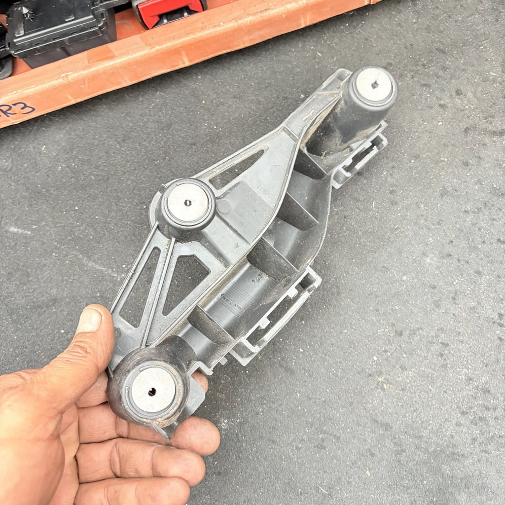 Vauxhall Opel Corsa E 2015-2019 Rear Right Inner Bumper Guide Bracket 13399580