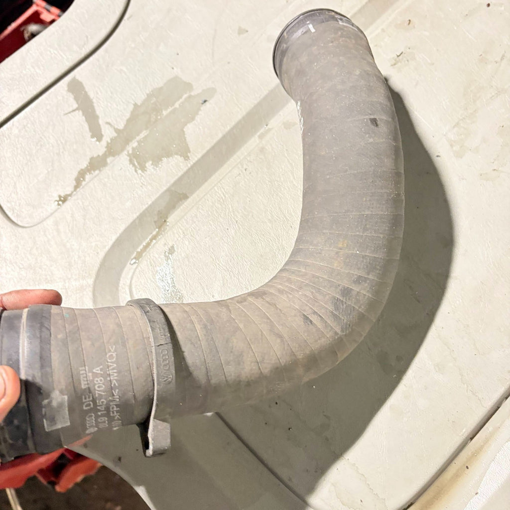 Audi TT 8N 2000-2002 1.8 Turbo Intercooler Charge Hose Right 8L9145708A