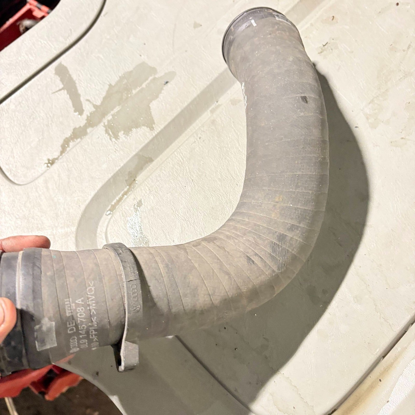 Audi TT 8N 2000-2002 1.8 Turbo Intercooler Charge Hose Right 8L9145708A