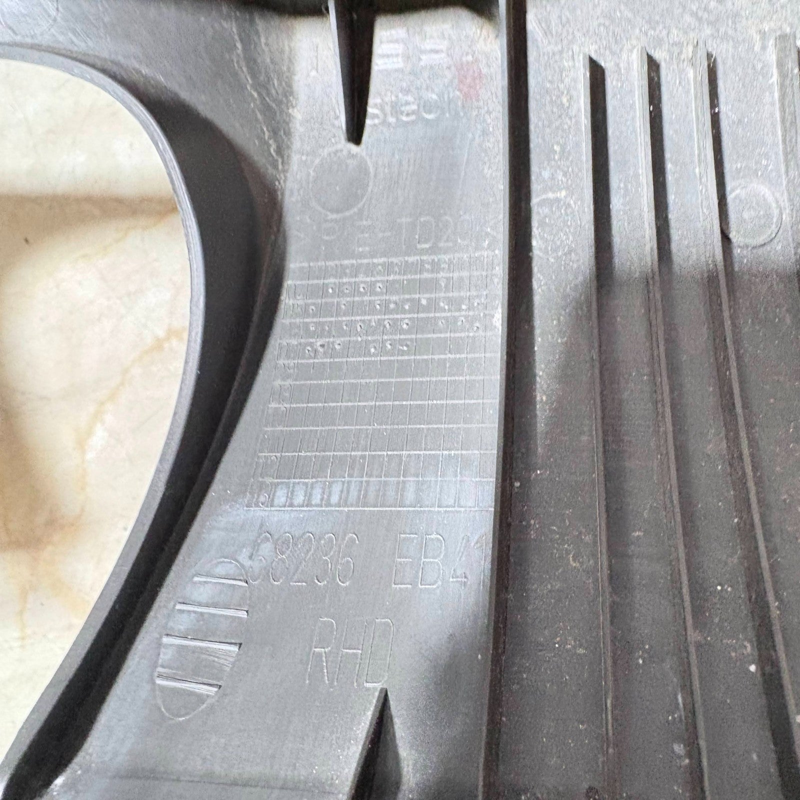 NISSAN NAVARA D40 2005-2015 SPEEDOMETER CLUSTER COCKPIT SURROUND TRIM 68236-EB41