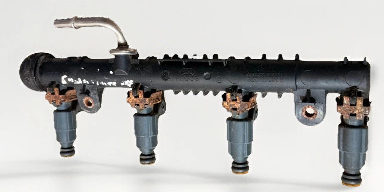 VAUXHALL AGILA 2000-2007 HIGH PRESSURE FUEL RAIL & INJECTORS 1928404261 Set