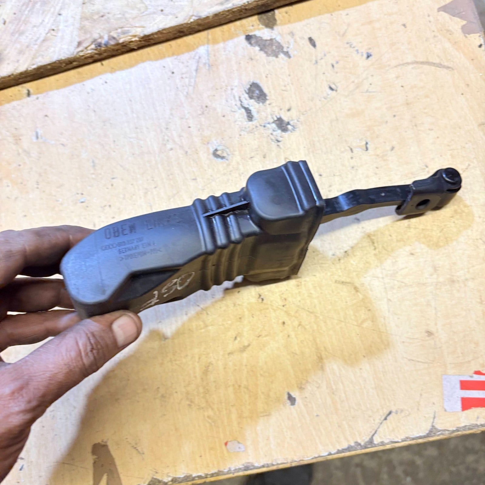 AUDI A1 2018-25 OFFSIDE RIGHT FRONT DOOR CHECK STRAP 8X0837267